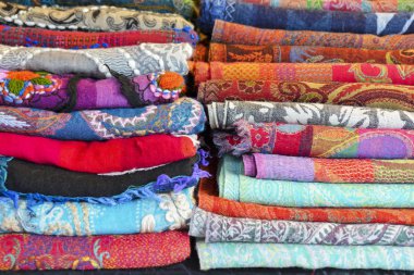 Piyasada katlanmış kumaş Tekstil