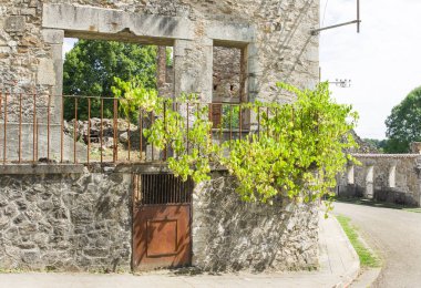 Ev 2. Dünya Savaşı sırasında Oradour sur Glane Fransa yok.
