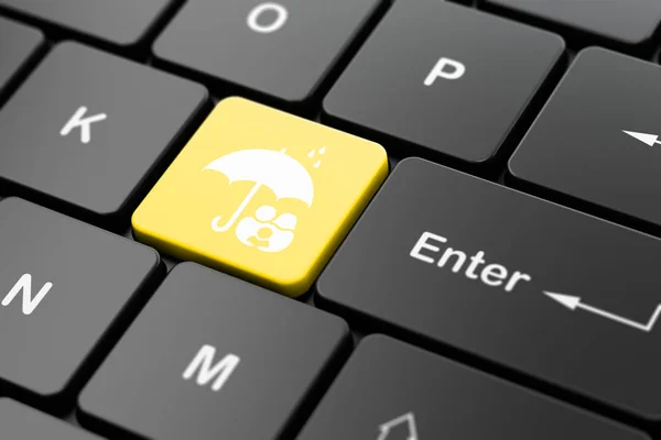 Conceito de privacidade: Família e guarda-chuva no fundo do teclado do computador — Fotografia de Stock