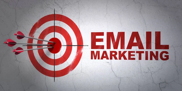 Concetto di marketing: target e Email Marketing su sfondo wall — Foto Stock