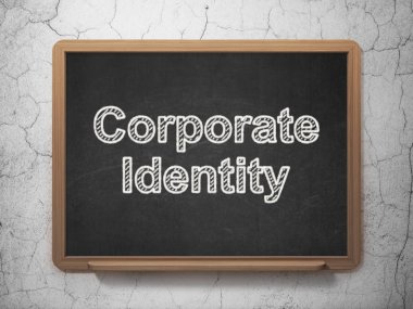 İş kavramı: Kara tahta arka plan üzerinde kurumsal kimlik