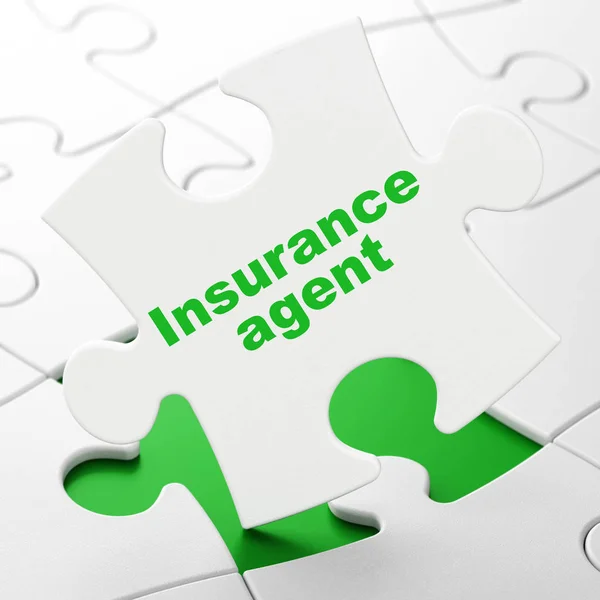 Concept d'assurance : Agent d'assurance sur fond de puzzle — Photo