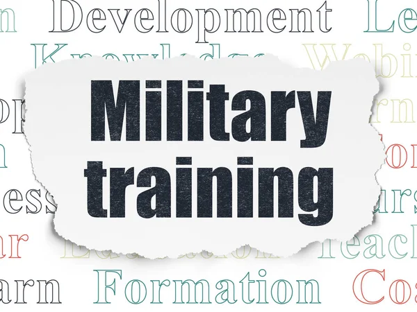 แนวคิดการศึกษา: การฝึกอบรมทางทหารเกี่ยวกับพื้นหลังกระดาษหัก — ภาพถ่ายสต็อก