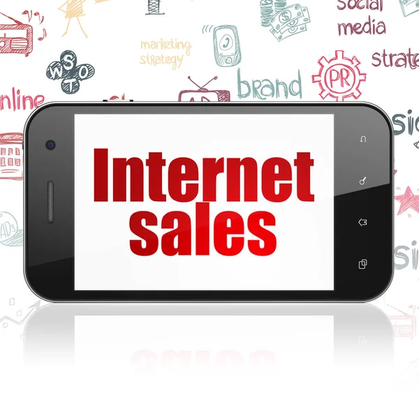 Concepto publicitario: Smartphone con ventas de Internet en pantalla — Foto de Stock
