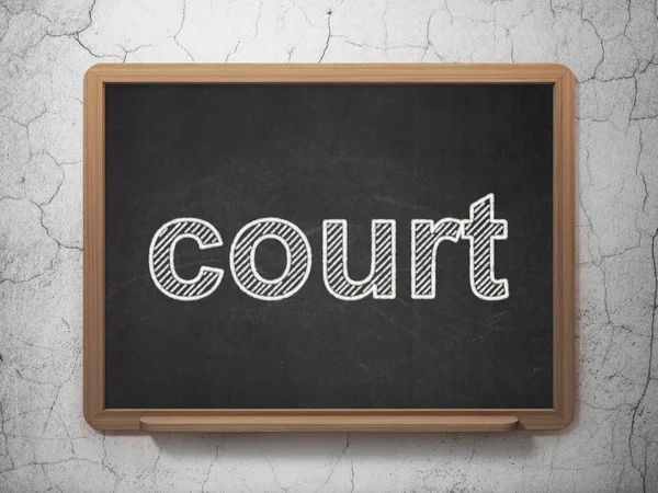 Понятие права: Суд на фоне доски — стоковое фото