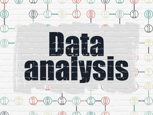 Conceito de dados: Análise de dados no fundo da parede — Fotografia de Stock