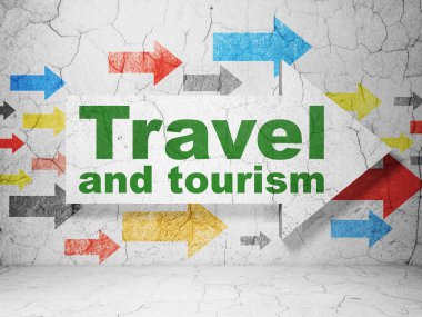 Seyahat kavramı: grunge duvar arka plan üzerinde seyahat ve Turizm ile ok