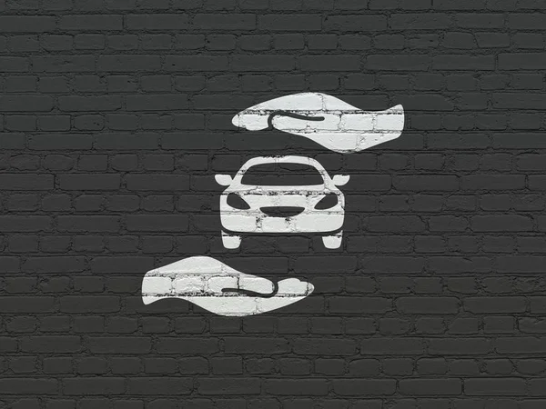 Conceito de seguro: Carro e palma no fundo da parede — Fotografia de Stock