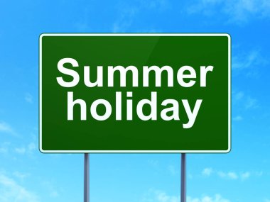 Tatil kavramı: yaz tatili yol işareti arka plan üzerinde