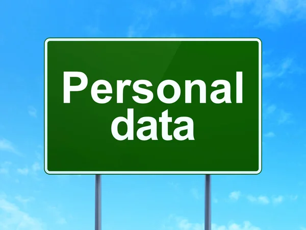 Concepto de datos: Datos personales sobre el fondo de la señal vial —  Fotos de Stock