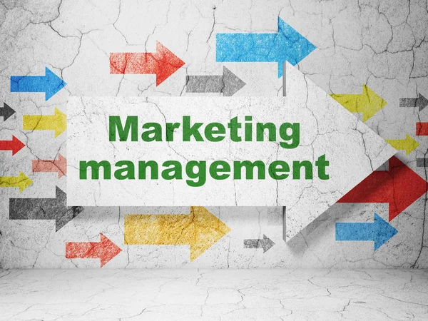 Conceito de marketing: seta com Marketing Management em fundo parede grunge — Fotografia de Stock