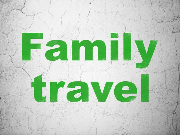 Reisekonzept: Familienreisen auf Wandhintergrund — Stockfoto