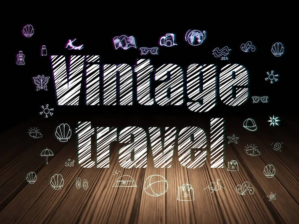 Conceito de viagem: Vintage Travel in grunge dark room — Fotografia de Stock