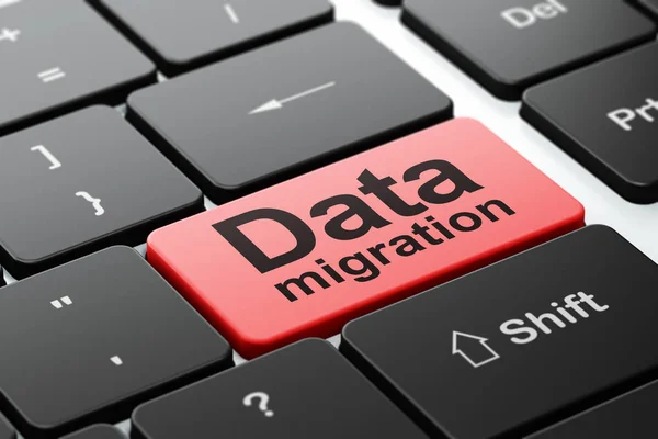 Gegevens concept: datamigratie op computer toetsenbord achtergrond — Stockfoto