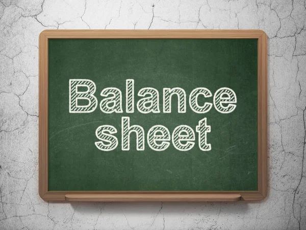Valuta concept: balans op schoolbord achtergrond — Stockfoto