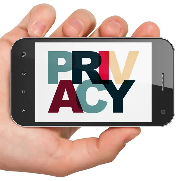 Concepto de privacidad: Smartphone de mano con privacidad en pantalla — Foto de Stock