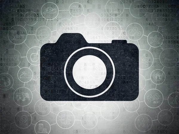 Reisekonzept: Fotokamera auf digitalem Datenpapier-Hintergrund — Stockfoto