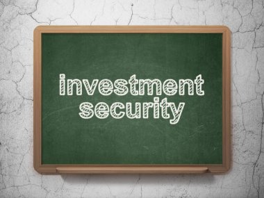 Emniyet konsepti: Kara tahta arka plan üzerinde yatırım güvenliği