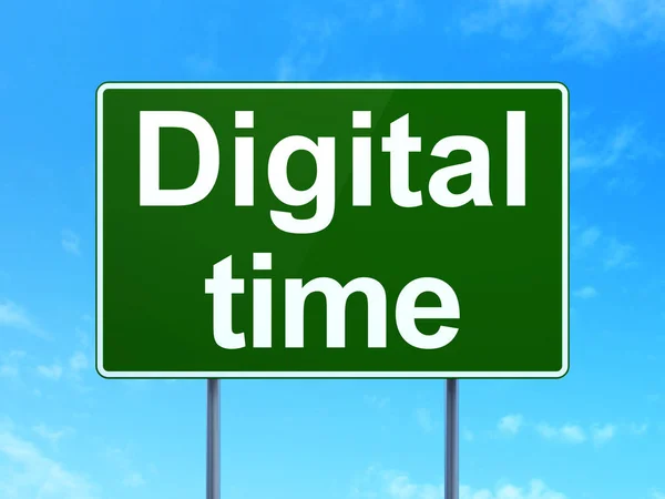 時間の概念: 道路標識背景にデジタル時間 — ストック写真