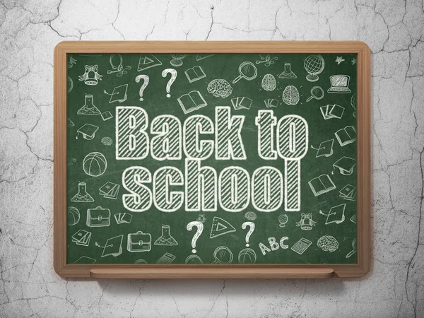 Conceito de aprendizagem: Back to School on School board background — Fotografia de Stock