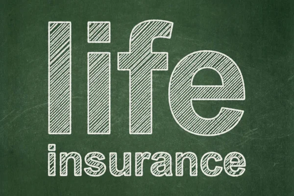 Versicherungskonzept: Lebensversicherung auf Kreidetafel — Stockfoto