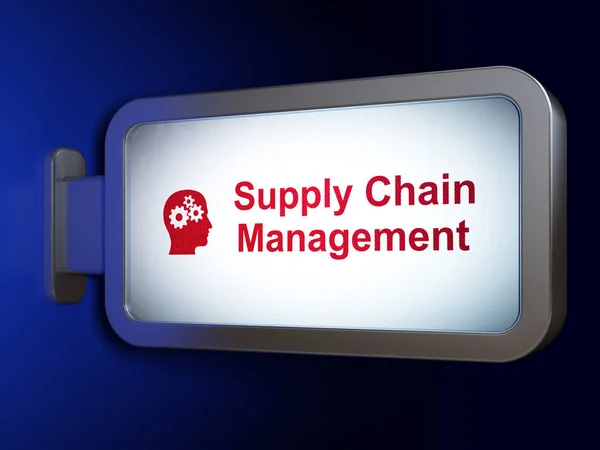 Concept marketing : Supply Chain Management et Head With Gears sur fond de panneau d'affichage — Photo
