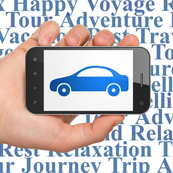 Conceito de turismo: mão segurando Smartphone com carro em exposição — Fotografia de Stock