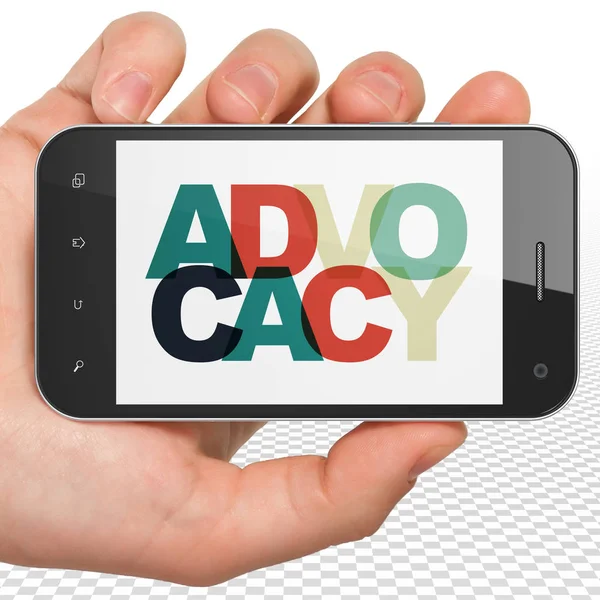 Hukuk kavramı: el Smartphone ile savunma ekranda Holding