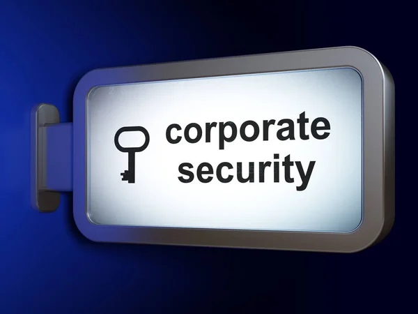 Концепция конфиденциальности: Корпоративная безопасность и ключ на фоне рекламного щита — стоковое фото
