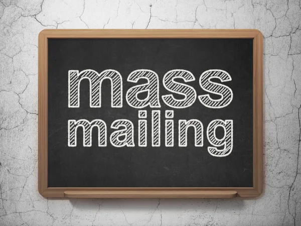 Marketing concept: massa Mailing op schoolbord achtergrond — Stockfoto