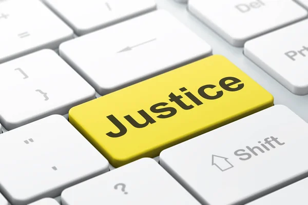 Pojęcie prawa: sprawiedliwości na tle klawiatury komputera — Zdjęcie stockowe