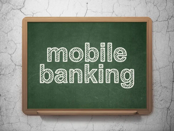 Концепция банковского обслуживания: Мобильный банкинг на фоне доски — стоковое фото