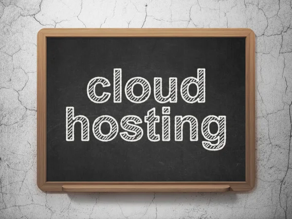 Cloud-Netzwerkkonzept: Cloud-Hosting auf Tafel-Hintergrund — Stockfoto