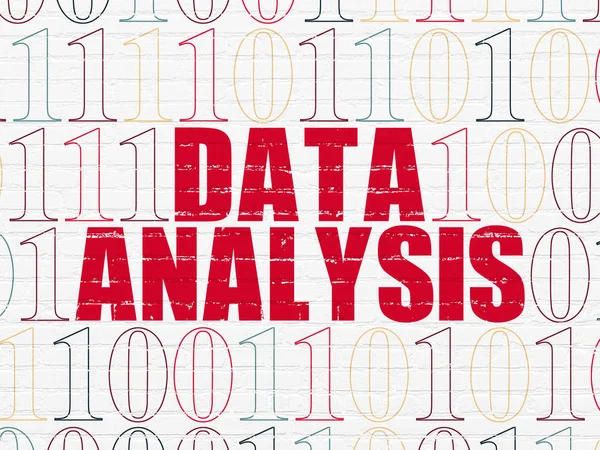 Pojęcie danych: analiza danych na tle ściany — Zdjęcie stockowe