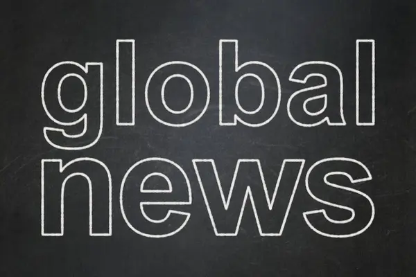 Concepto de noticias: Global News en el fondo de pizarra — Foto de Stock