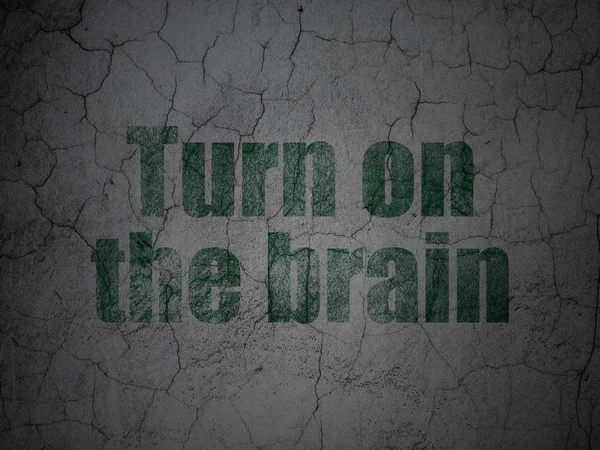 Studera begrepp: tur på The Brain på grunge vägg bakgrund — Stockfoto