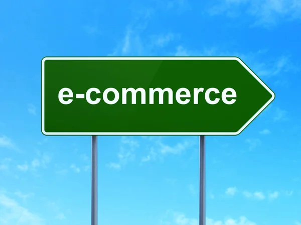 Concetto di finanziamento: e-commerce su sfondo cartello stradale — Foto Stock