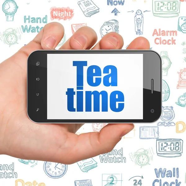 Timeline-Konzept: Smartphone mit Teezeit in der Hand auf dem Display — Stockfoto