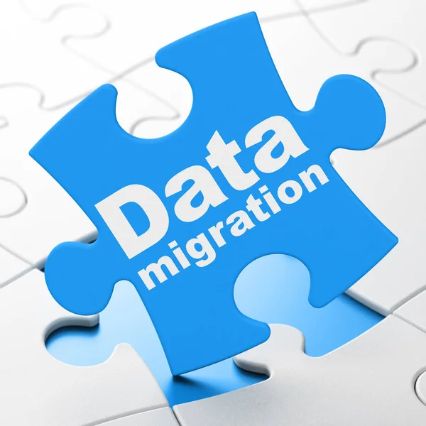 Concetto di informazione: migrazione dei dati su sfondo puzzle — Foto Stock