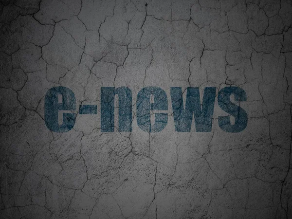Nyheter koncept: E-nyheter på grunge vägg bakgrund — Stockfoto
