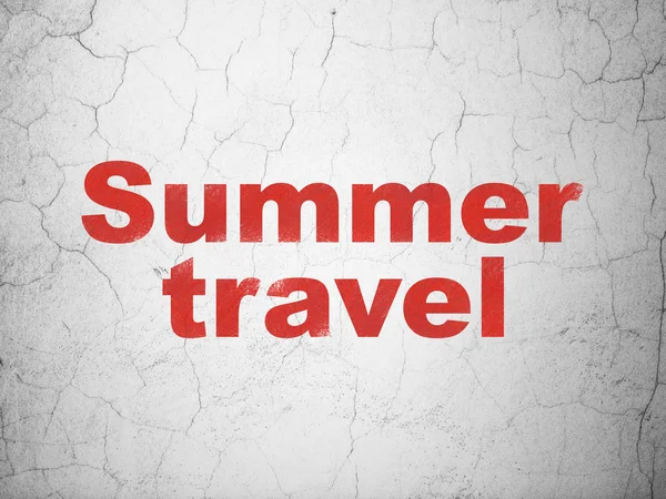 Концепція відпустки: Літня подорож на тлі стіни — стокове фото