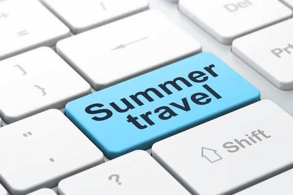 Koncepcja podróży: lato podróżować na tle klawiatury komputera — Zdjęcie stockowe