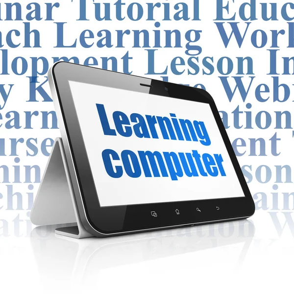 Концепція освіти: планшетний комп'ютер з комп'ютером навчання на дисплеї — стокове фото