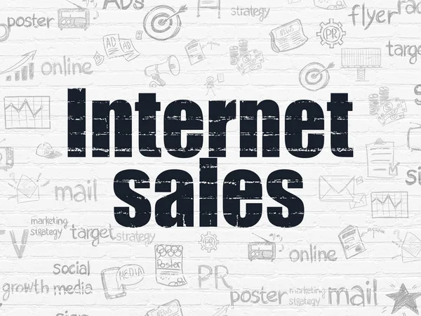 Koncepcja marketingu: sprzedaży internetowej na tle ściany — Zdjęcie stockowe