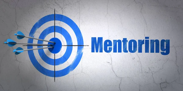 Conceito de aprendizagem: alvo e mentoring no fundo da parede — Fotografia de Stock