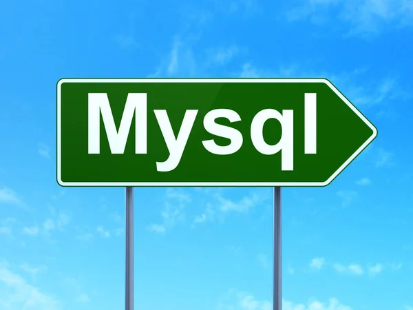 Programvara koncept: Mysql på road sign bakgrund — Stockfoto