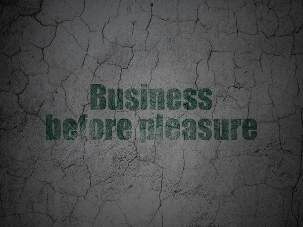 Concept d'entreprise : Business Before plaisir sur fond de mur grunge — Photo