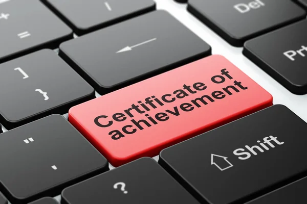 Koncepcja kształcenia: certyfikat osiągnięć na tle klawiatury komputera — Zdjęcie stockowe