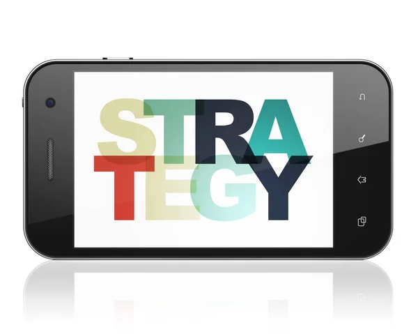 Концепция бизнеса: Смартфон со стратегией на дисплее — стоковое фото