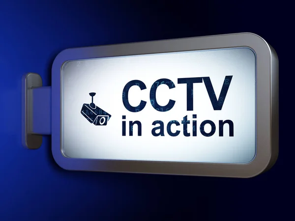Concepto de protección: CCTV en acción y cámara Cctv en el fondo de la cartelera —  Fotos de Stock